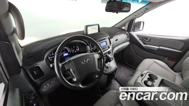 Hyundai Starex 2019 — фото 7