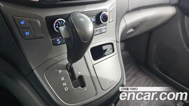 Hyundai Starex 2019 — фото 9