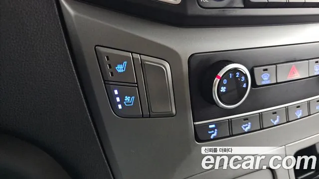 Hyundai Starex 2019 — фото 15