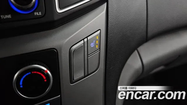 Hyundai Starex 2019 — фото 16