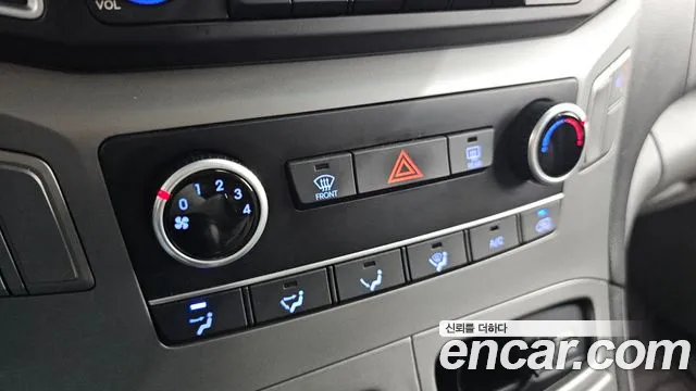 Hyundai Starex 2019 — фото 17