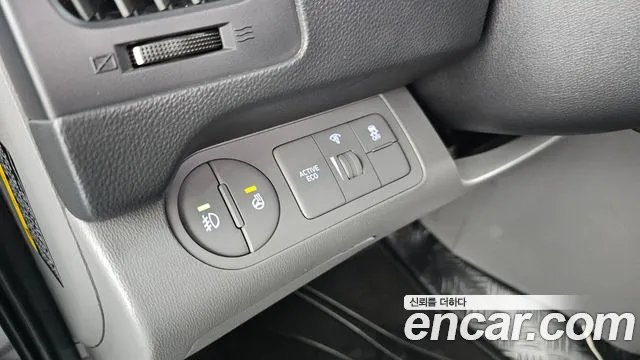 Hyundai Starex 2019 — фото 18