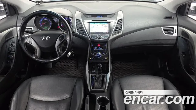 Hyundai AVANTE 2014 — фото 10