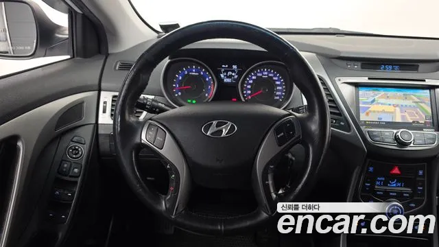 Hyundai AVANTE 2014 — фото 19