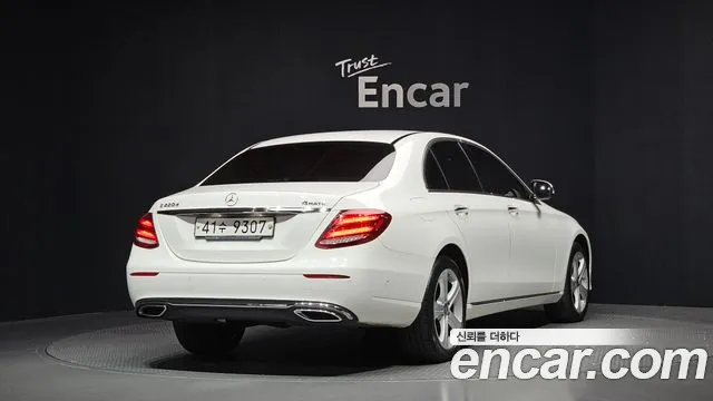 Mercedes-Benz E-Class 2017 — фото 2