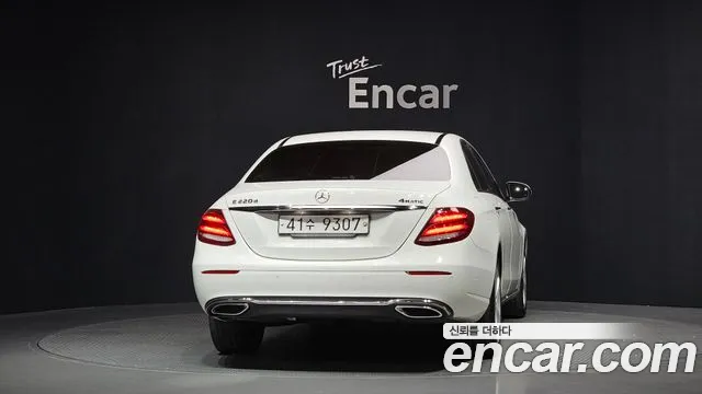 Mercedes-Benz E-Class 2017 — фото 4