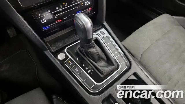 Volkswagen Passat 2022 — фото 12
