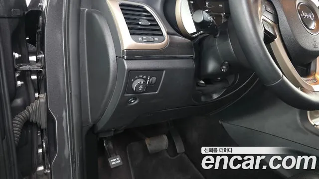 Jeep Cherokee 2017 — фото 13