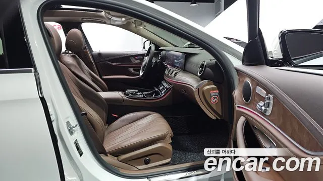 Mercedes-Benz E-Class 2017 — фото 10