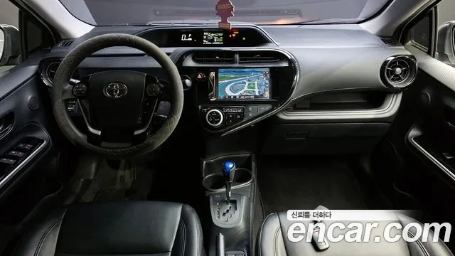 Toyota Prius 2018 — фото 7