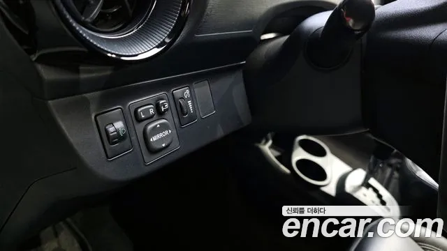 Toyota Prius 2018 — фото 14