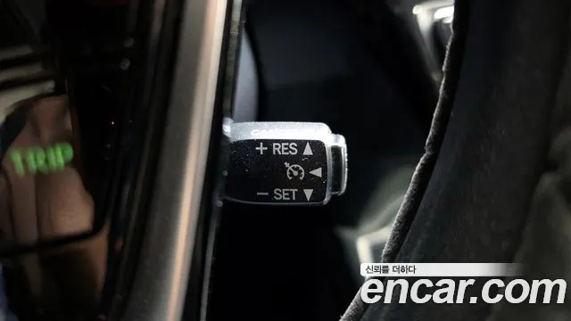 Toyota Prius 2018 — фото 17
