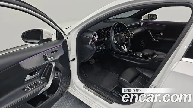 Mercedes-Benz A-Class 2021 — фото 10
