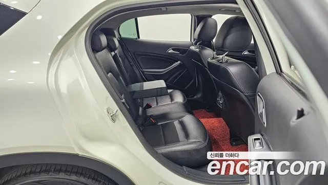 Mercedes-Benz GLA-Class 2017 — фото 12