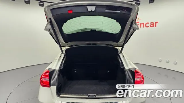 Mercedes-Benz GLA-Class 2017 — фото 17