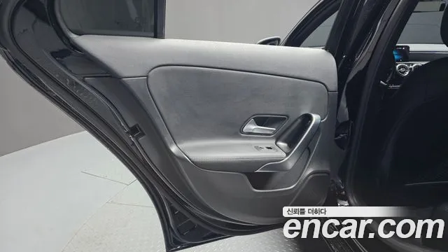 Mercedes-Benz A-Class 2021 — фото 15