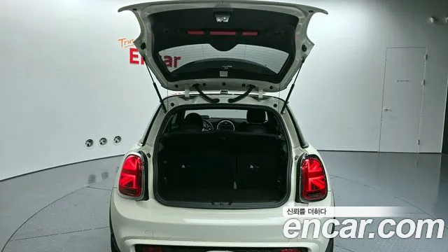 Mini Cooper 2020 — фото 11