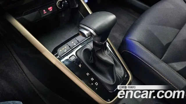 Kia Stonic 2018 — фото 12