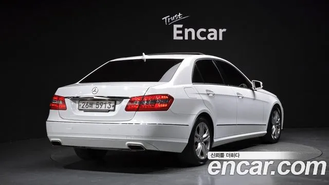 Mercedes-Benz E-Class 2013 — фото 2