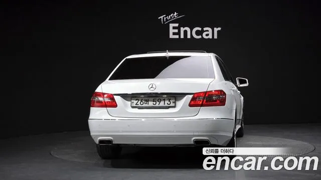 Mercedes-Benz E-Class 2013 — фото 4