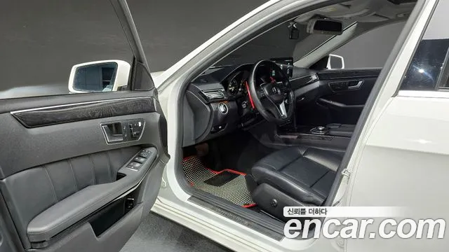 Mercedes-Benz E-Class 2013 — фото 10