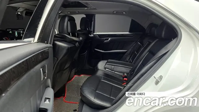 Mercedes-Benz E-Class 2013 — фото 12