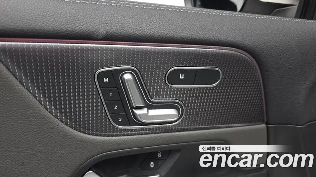 Mercedes-Benz EQA 2021 — фото 15