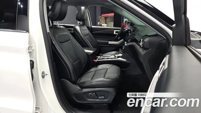 Ford Explorer 2020 — фото 17