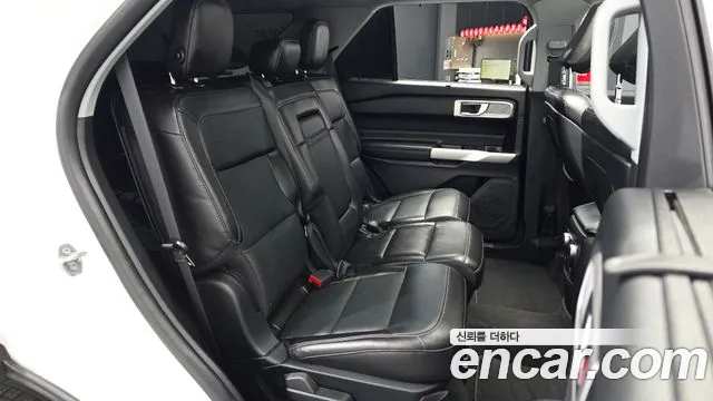 Ford Explorer 2020 — фото 18