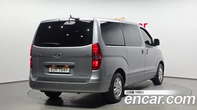 Hyundai Starex 2019 — фото 2