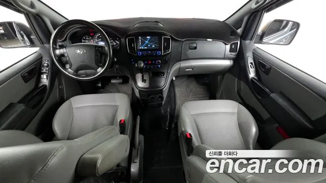 Hyundai Starex 2019 — фото 10