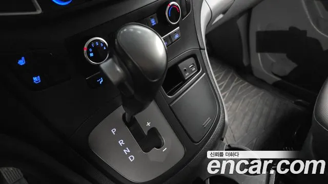 Hyundai Starex 2019 — фото 12