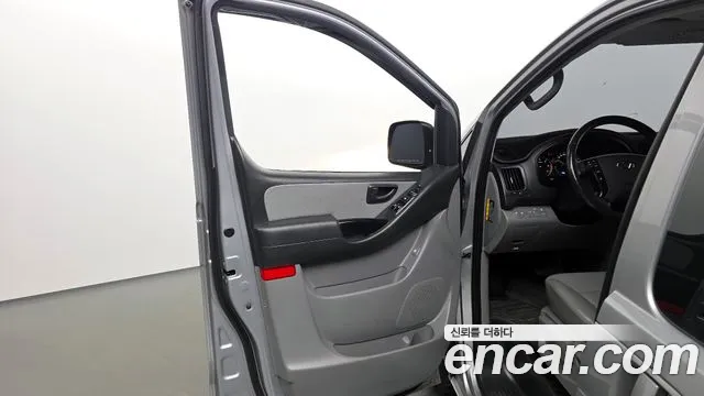 Hyundai Starex 2019 — фото 14