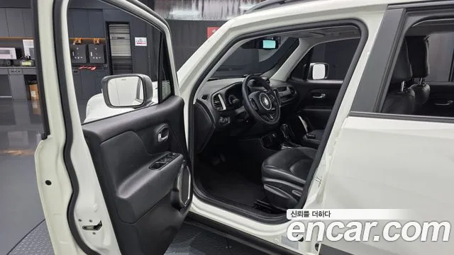 Jeep Renegade 2019 — фото 12