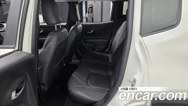 Jeep Renegade 2019 — фото 17
