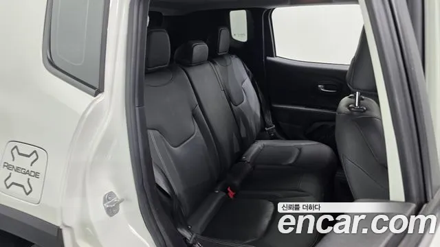 Jeep Renegade 2019 — фото 15