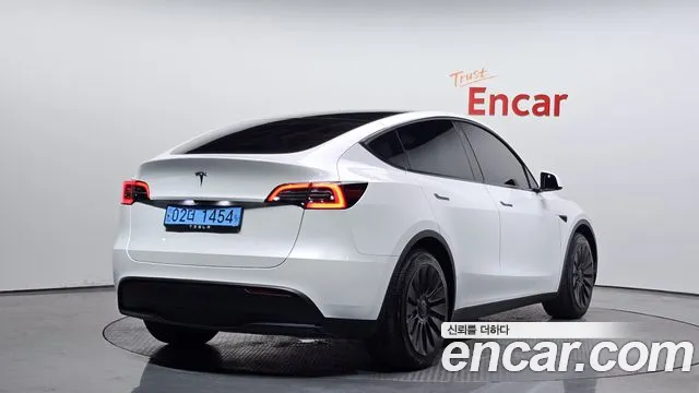 Tesla Model Y 2023 — фото 1