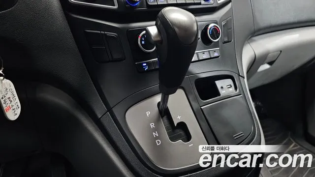 Hyundai Starex 2019 — фото 9