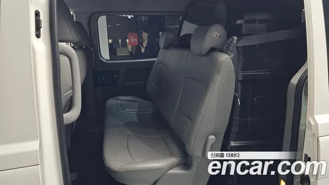 Hyundai Starex 2019 — фото 11