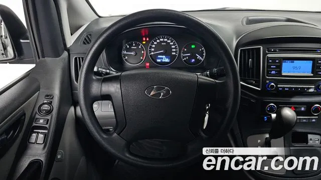 Hyundai Starex 2019 — фото 12