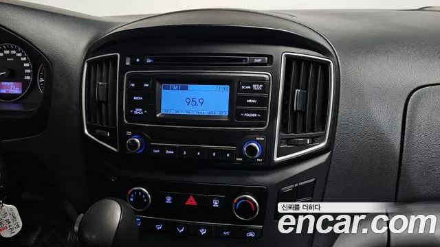 Hyundai Starex 2019 — фото 13