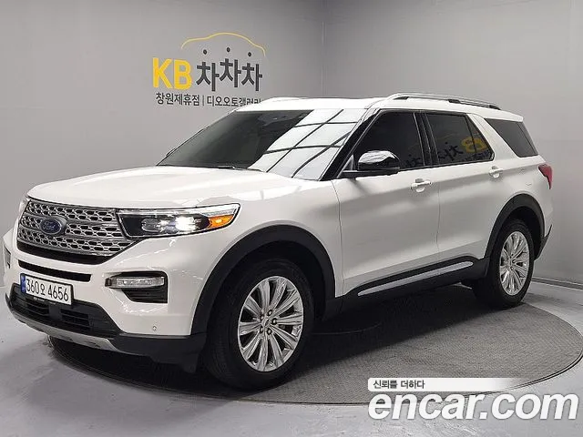 Ford Explorer 2022 — фото 2