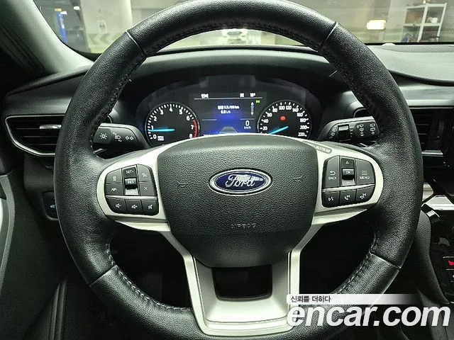 Ford Explorer 2022 — фото 13