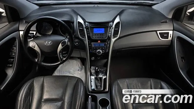 Hyundai i30 2016 — фото 10