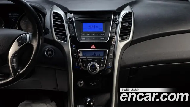 Hyundai i30 2016 — фото 19