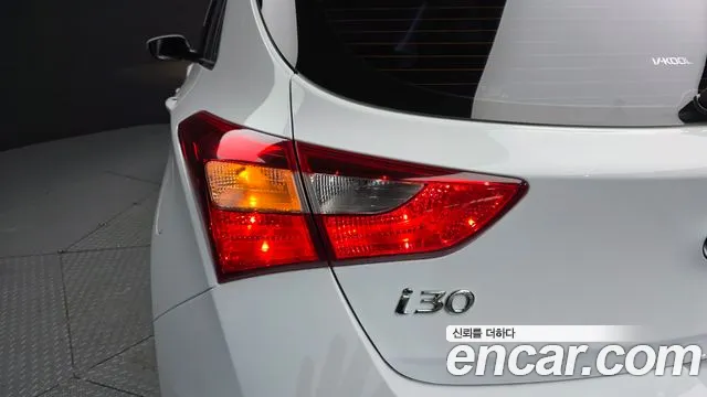 Hyundai i30 2016 — фото 9