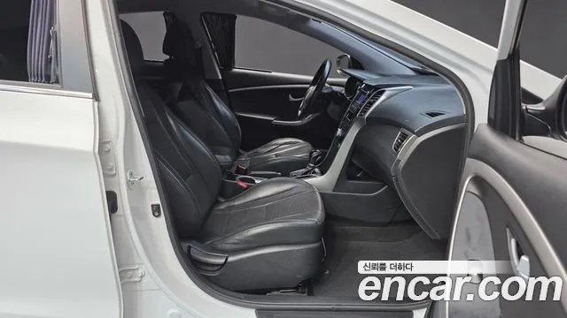 Hyundai i30 2016 — фото 16