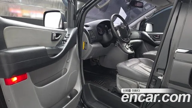 Hyundai Starex 2016 — фото 10