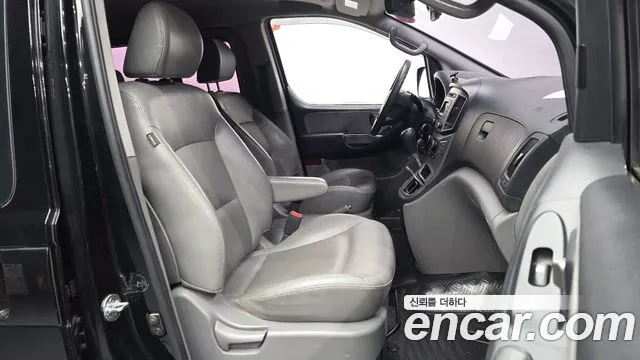 Hyundai Starex 2016 — фото 11