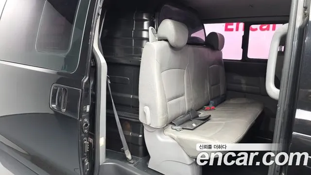Hyundai Starex 2016 — фото 12
